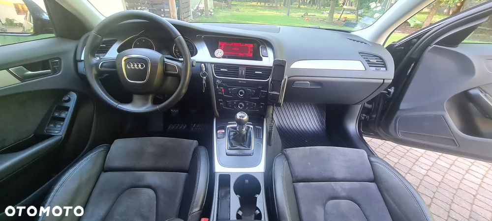 Audi A4 Avant 2.0 TDI - 8