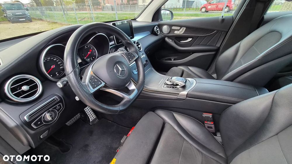Mercedes-Benz GLC 250 4Matic 9G-TRONIC AMG Line - 15