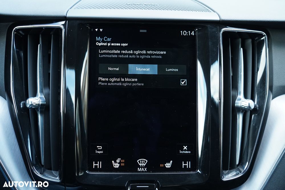 Volvo XC 60 B4 MHEV AT8 AWD Momentum Pro - 13