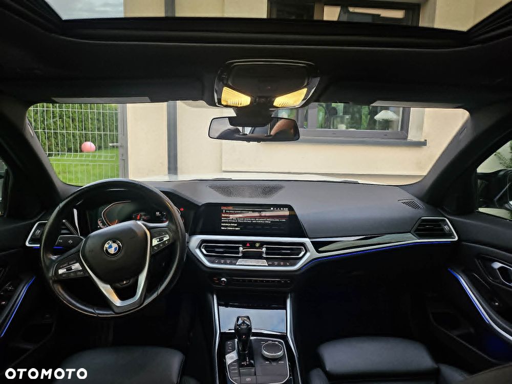 BMW Seria 3 330i Luxury Line sport - 11