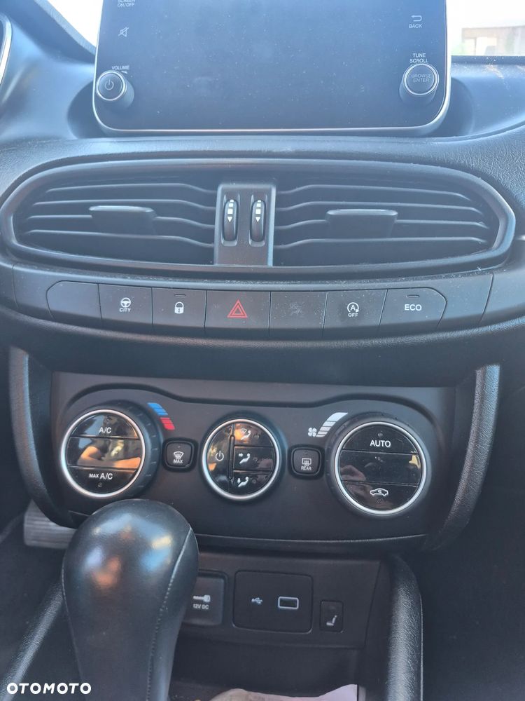 Fiat Tipo 1.6 MultiJet 16v Lounge DDCT - 5