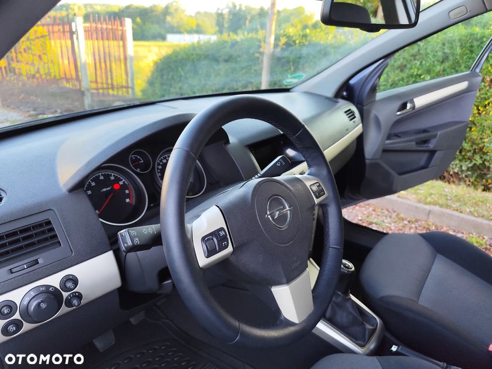 Opel Astra 1.6 Caravan Catch me now - 20