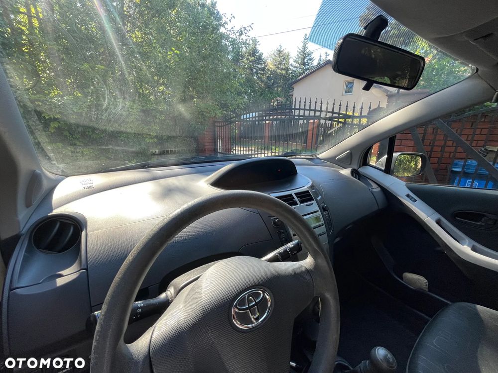 Toyota Yaris - 7