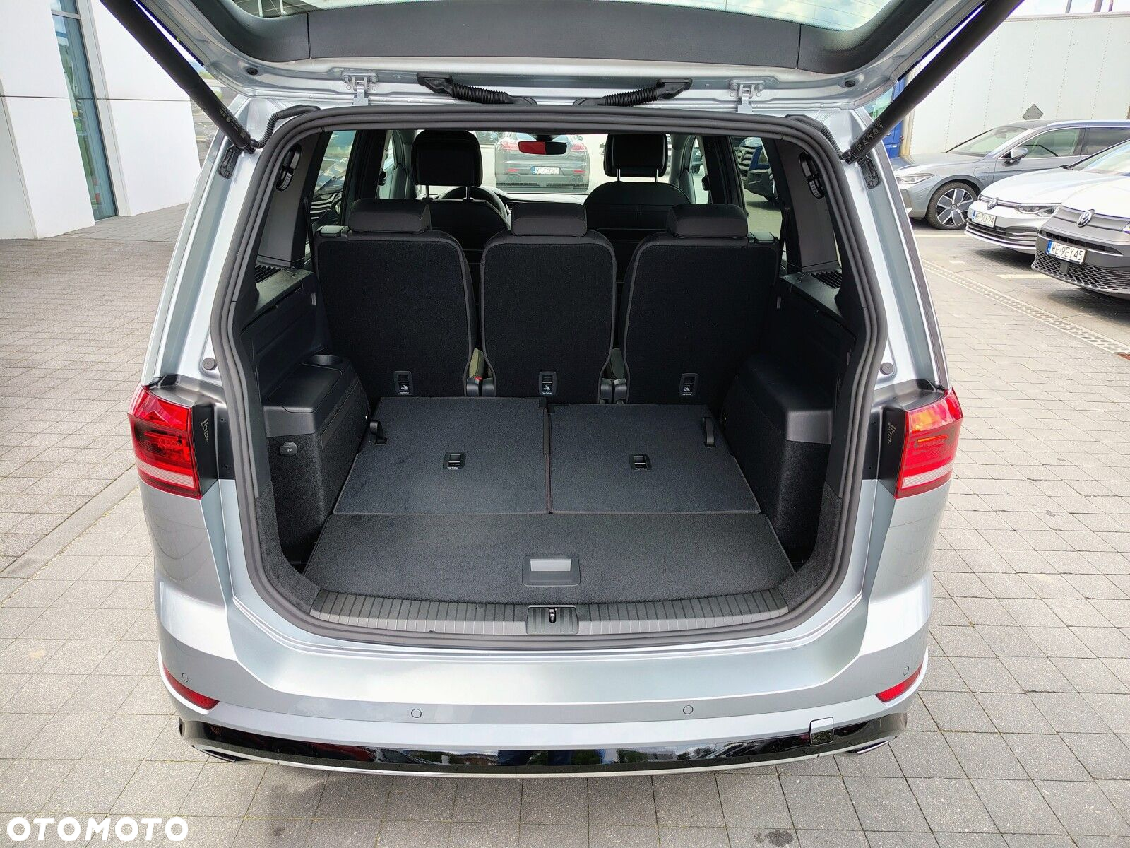 Volkswagen Touran - 8