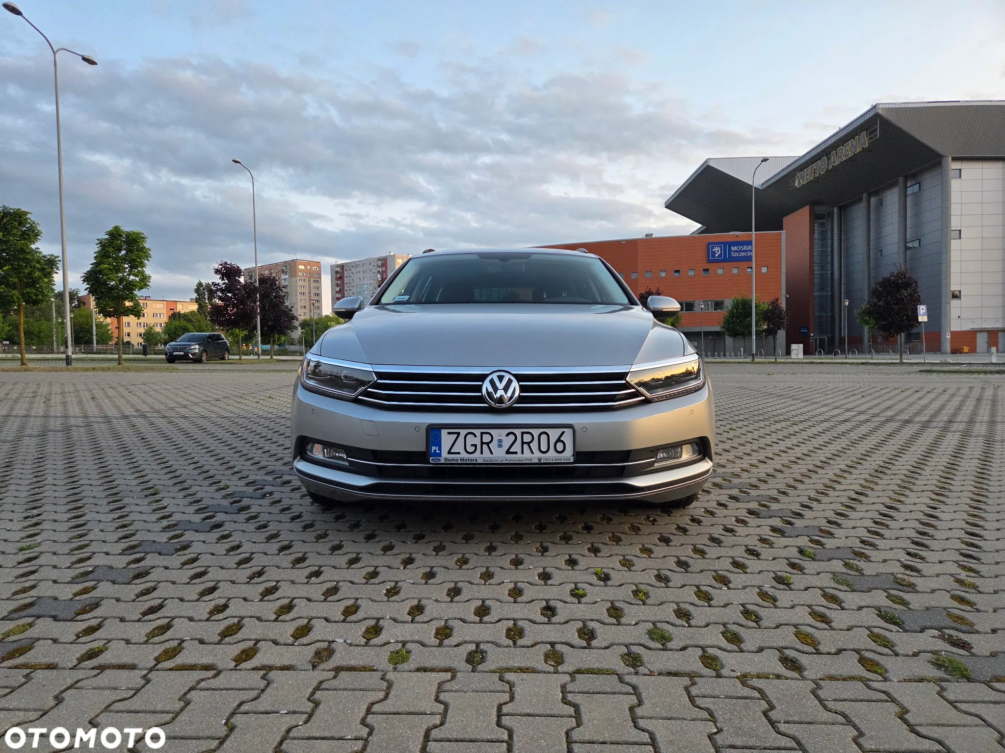 Volkswagen Passat - 4
