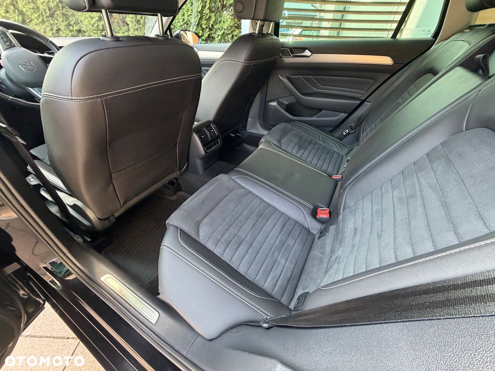 Volkswagen Passat - 31