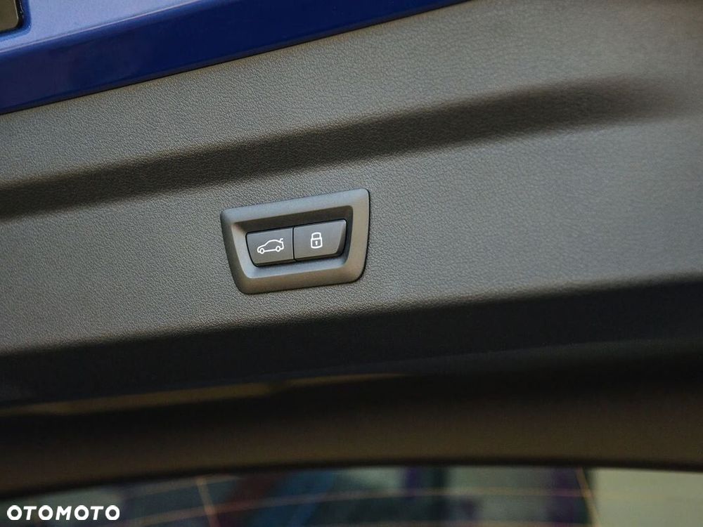 BMW iX2 xDrive30 66.5kWh M Sport - 16