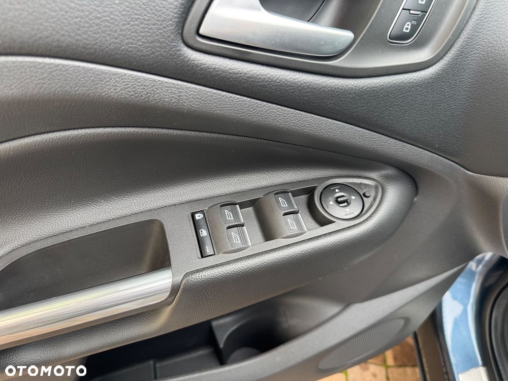 Ford Kuga 1.5 EcoBoost 2x4 Titanium - 18