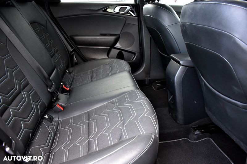 Kia Ceed 1.0 T-GDI 120 OPF Edition 7 - 17