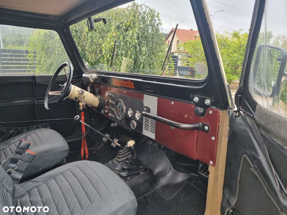 Jeep CJ - 9