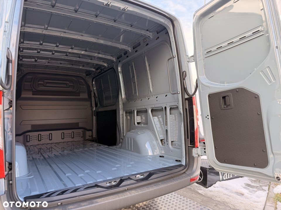 Mercedes-Benz Sprinter - 8