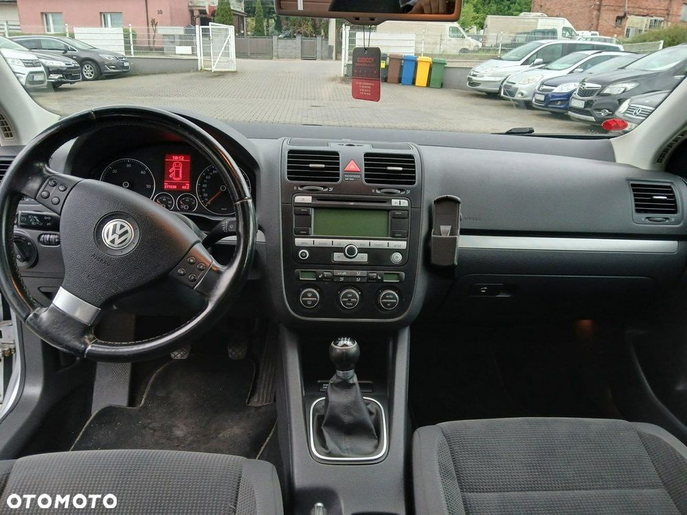 Volkswagen Golf 2.0 TDI Highline - 16