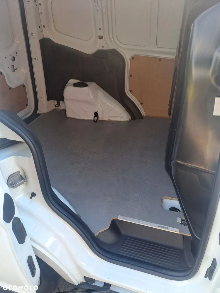 Ford Transit Courier - 7