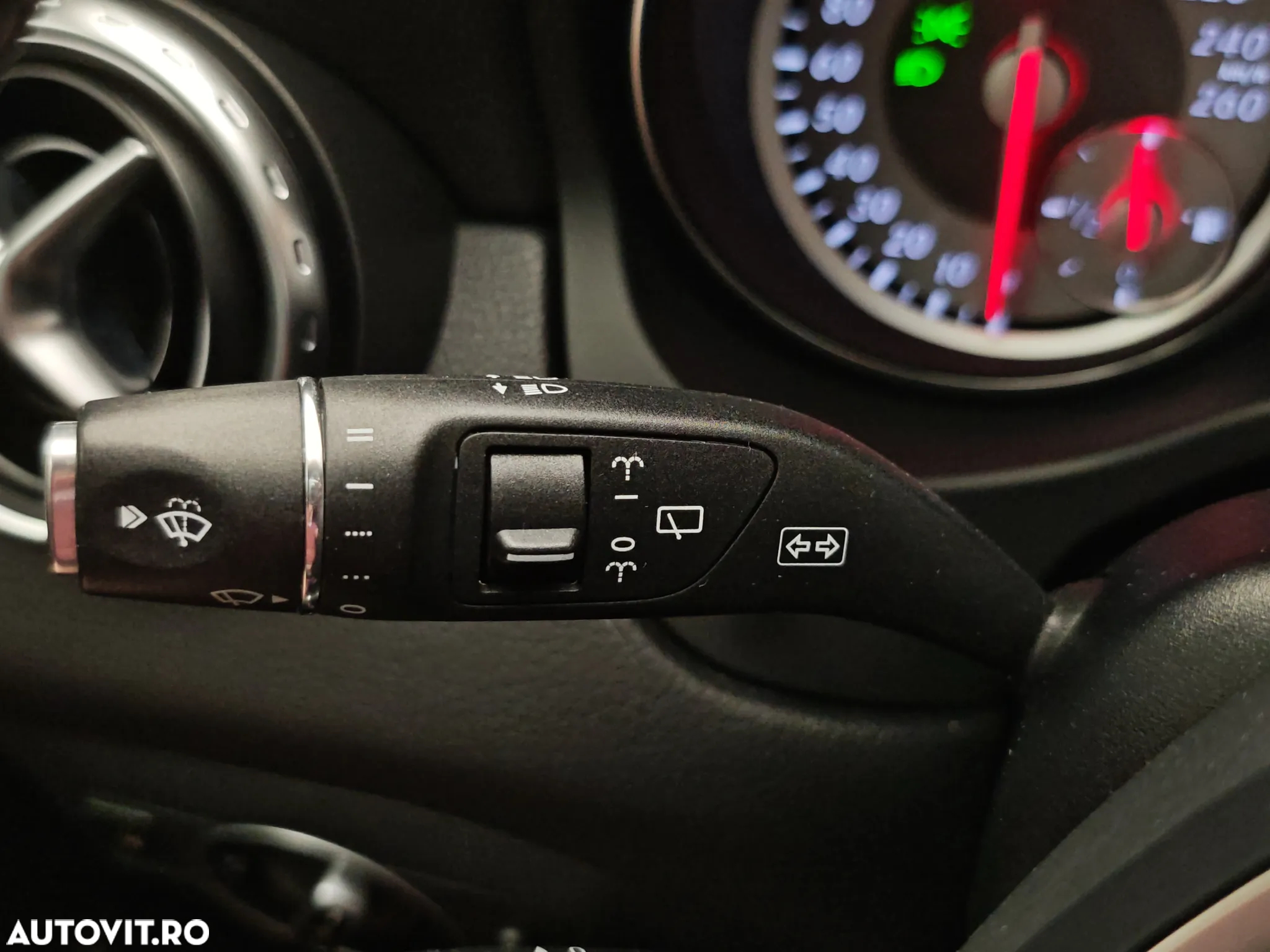 Mercedes-Benz GLA 200 d 4MATIC Aut. - 12