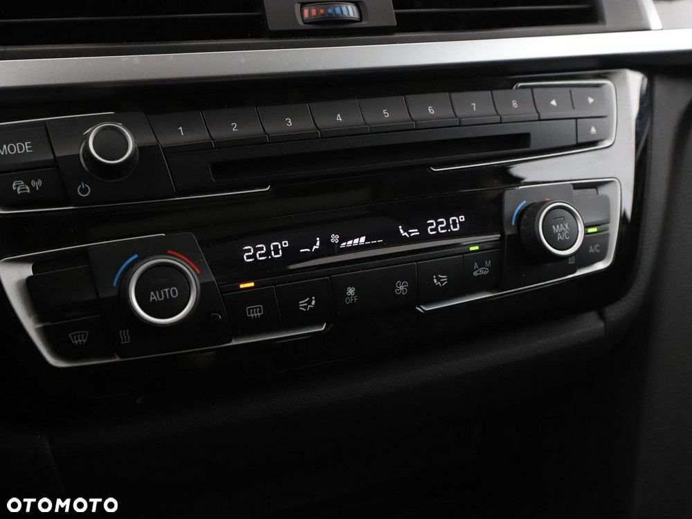 BMW Seria 3 318d Luxury Line - 27