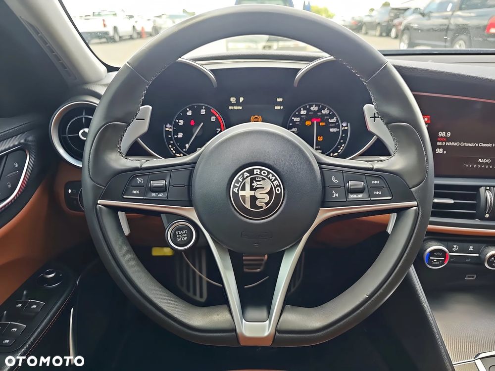 Alfa Romeo Giulia 2.0 Turbo 16V AT8 Veloce - 9