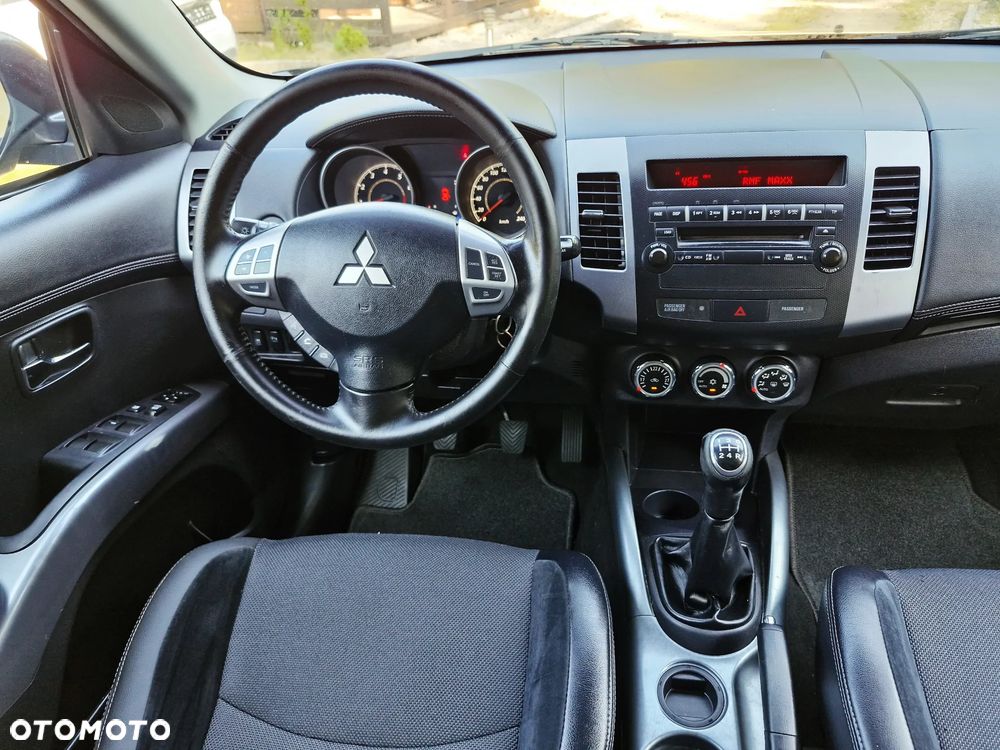 Mitsubishi Outlander 2.0 2WD Invite - 10