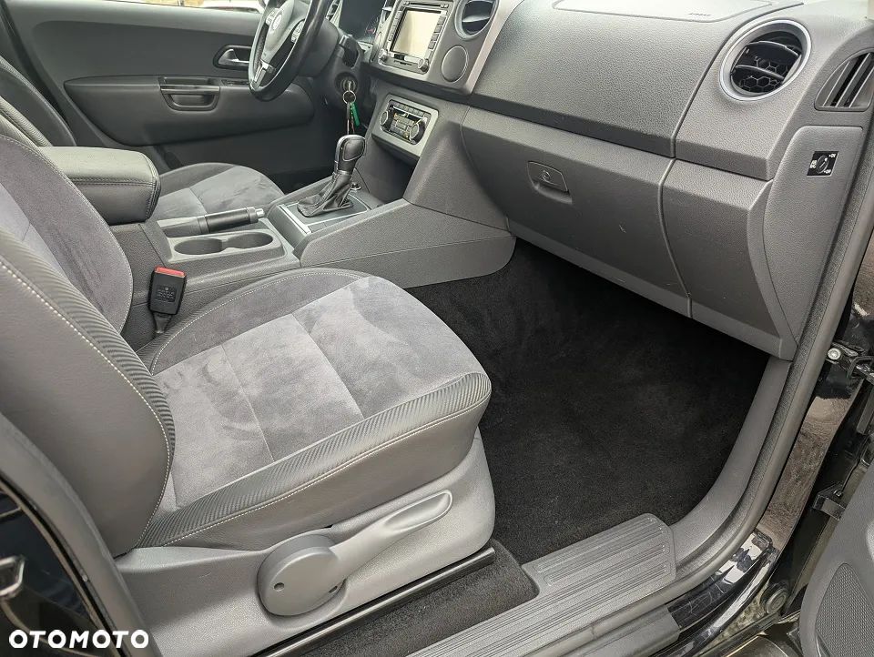 Volkswagen Amarok 2.0 BiTDI Autm Highline - 25