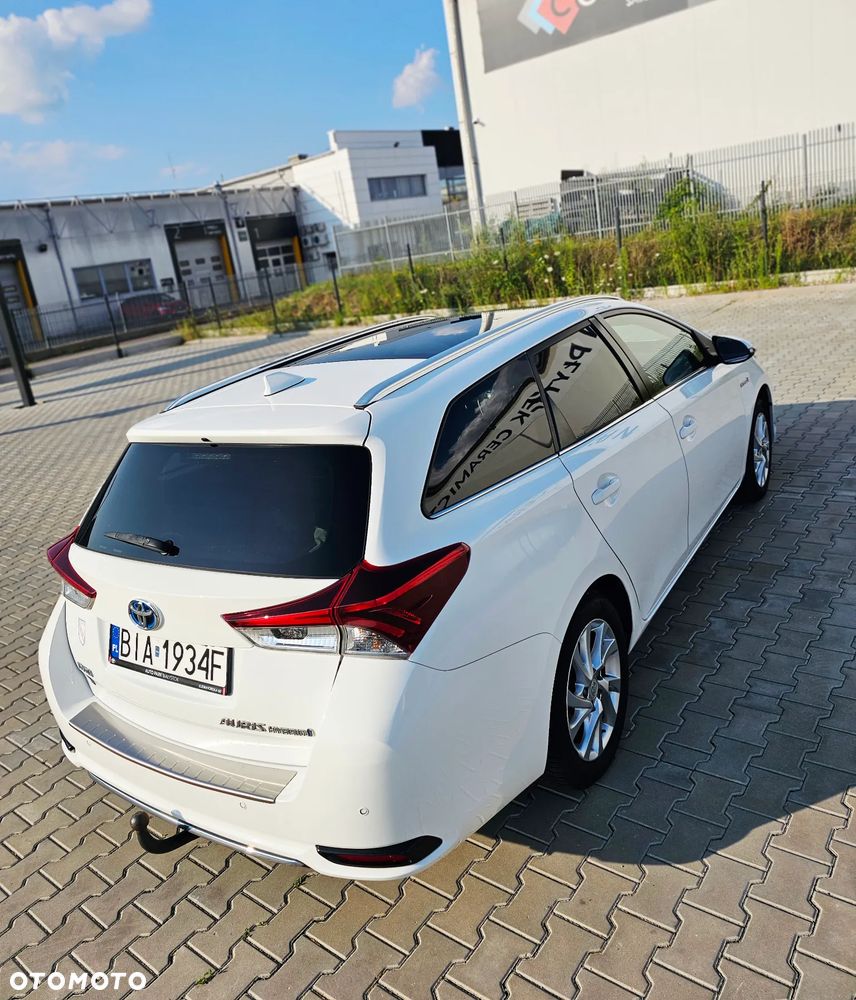 Toyota Auris Hybrid 135 Dynamic - 9