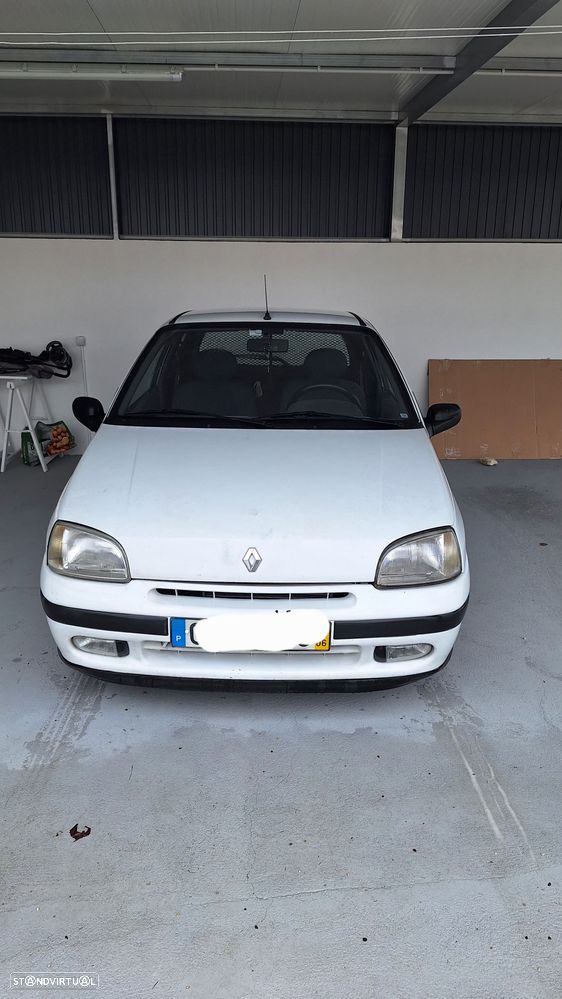 Renault Clio 1.9 D RXE - 1