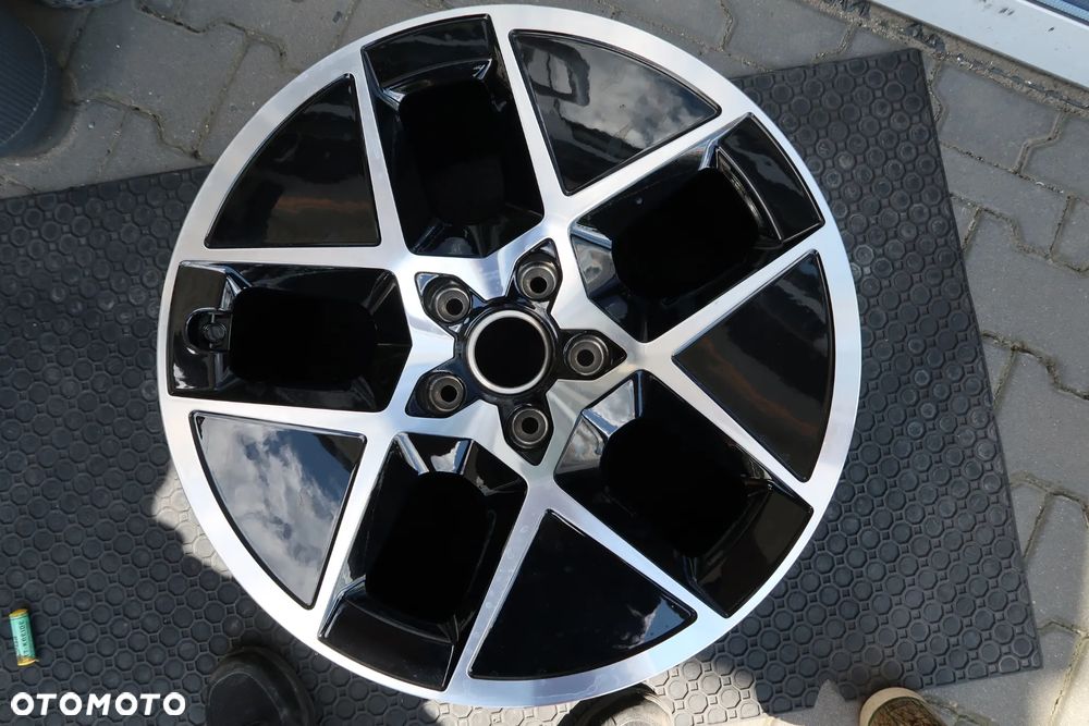 L28 Felga Porsche Taycan 9J1601025BP 11x20et60 - 1