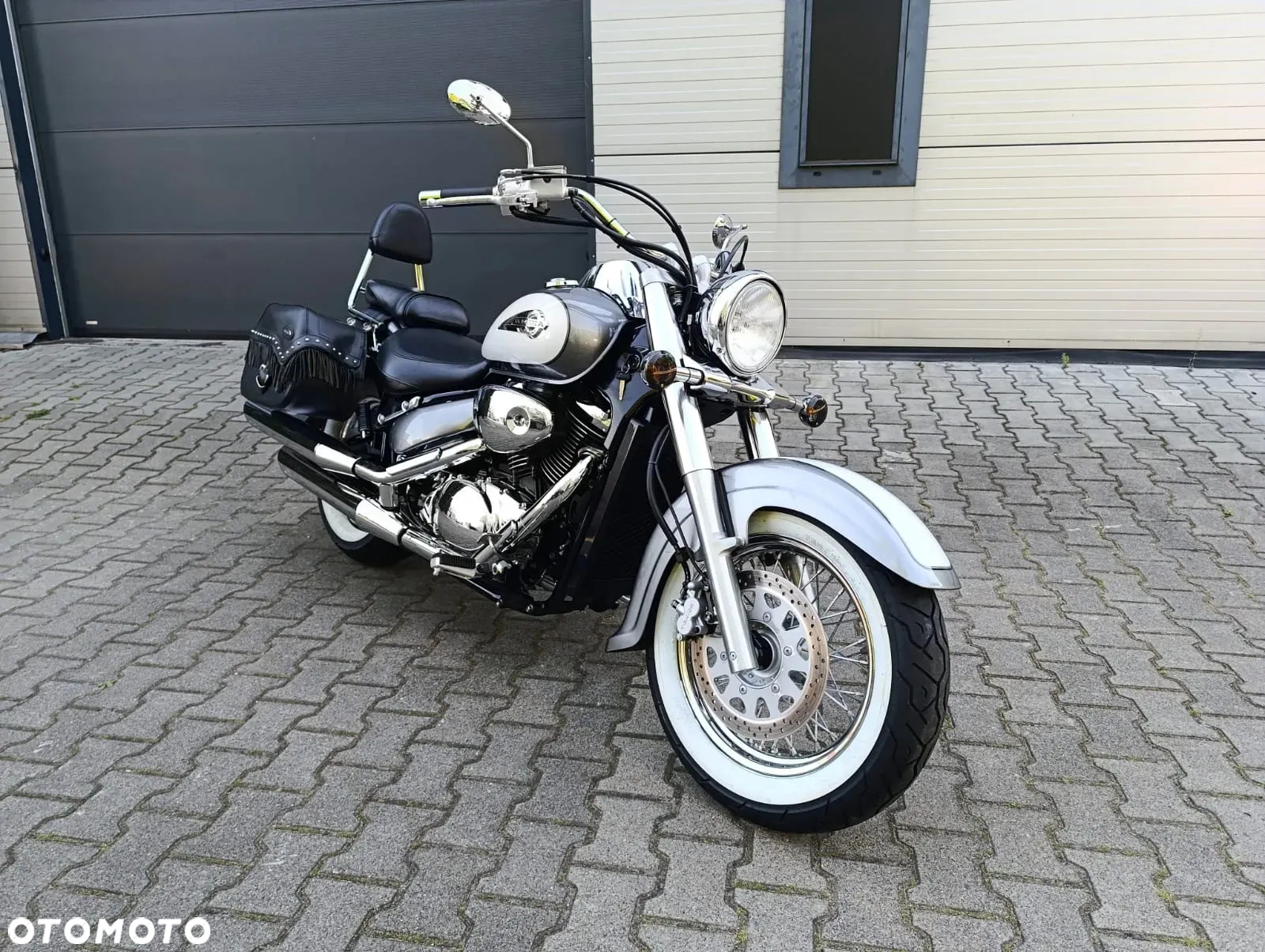 Suzuki VL 800 Volusia - 11