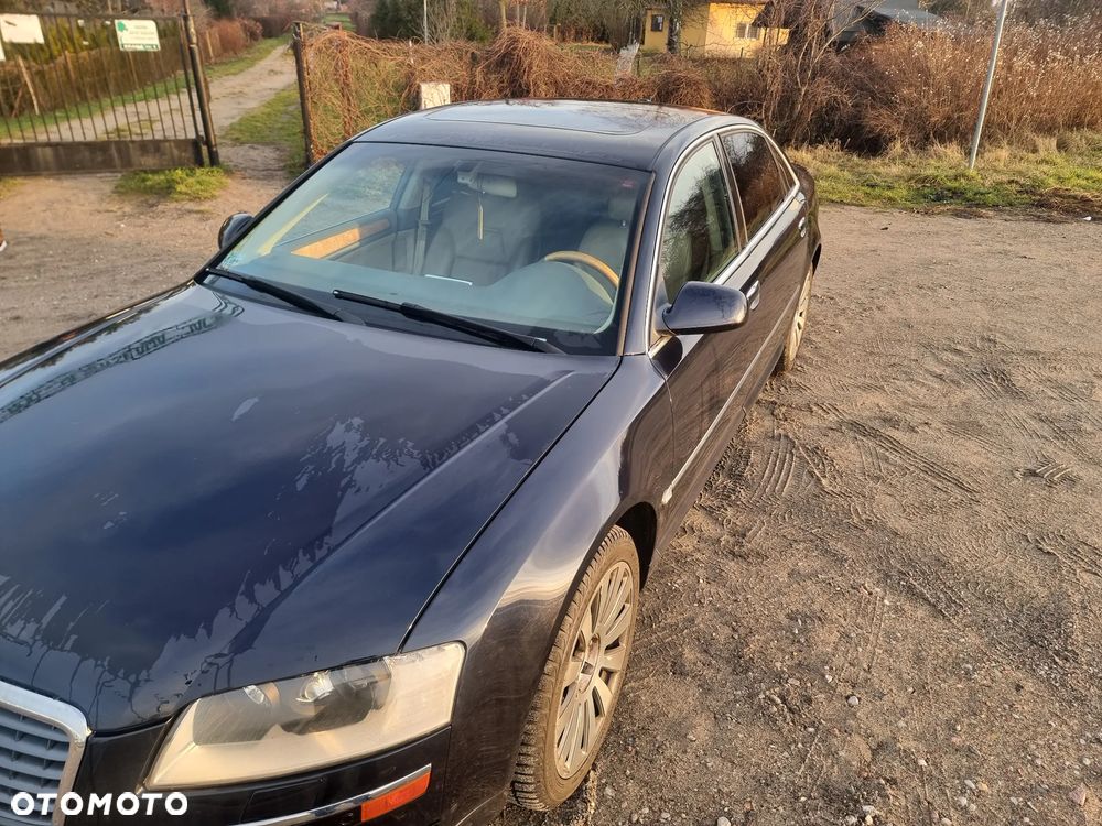 Audi A8 4.2 L Quattro - 14
