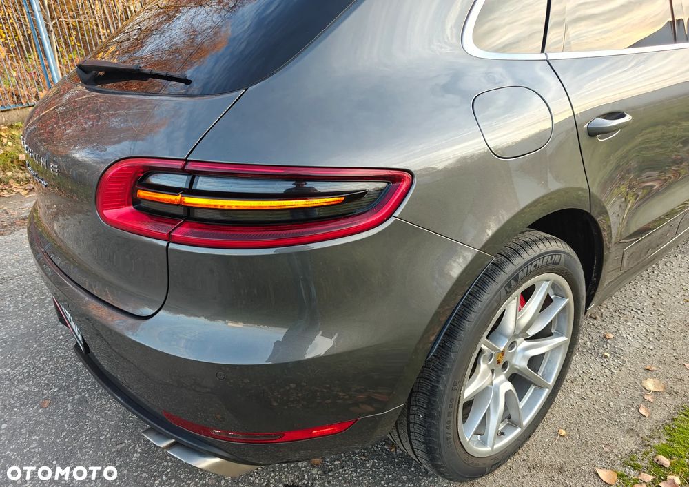 Porsche Macan Turbo - 11