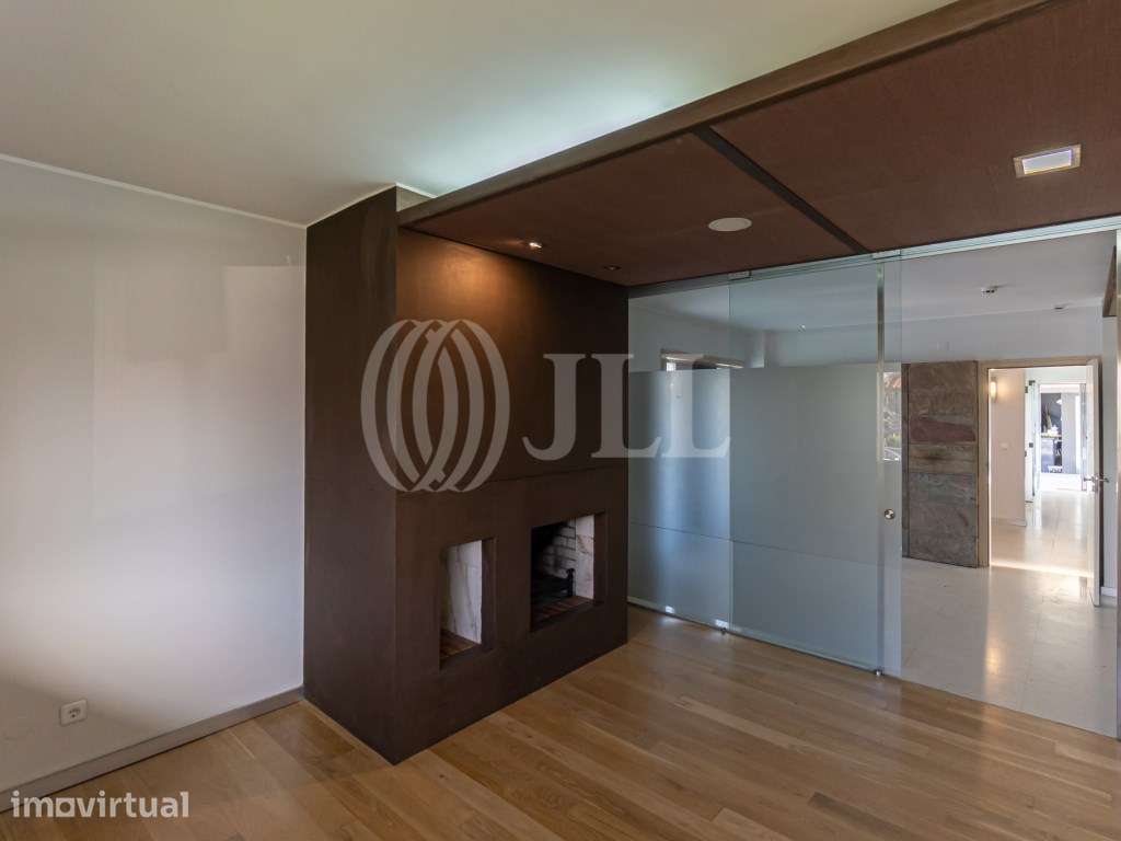 Moradia T4 / Espaço Comercial/Serviços, no Porto - Grande imagem: 3/27