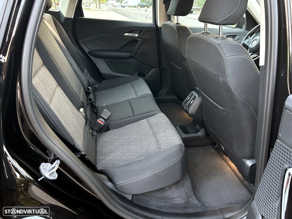 BMW iX1 eDrive20 — fotografia 16