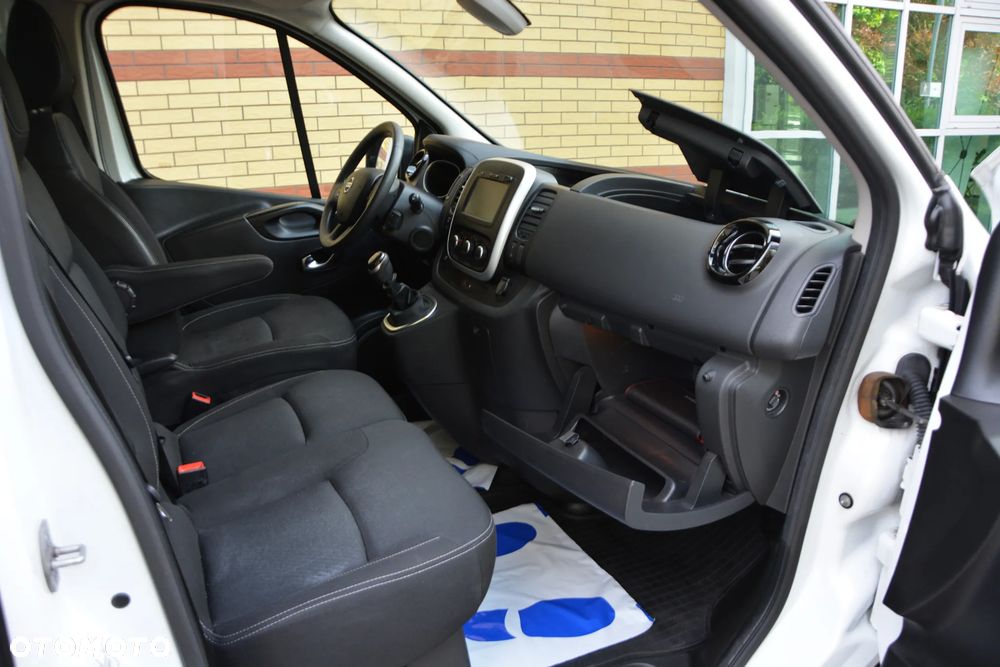 Nissan NV300 - 19