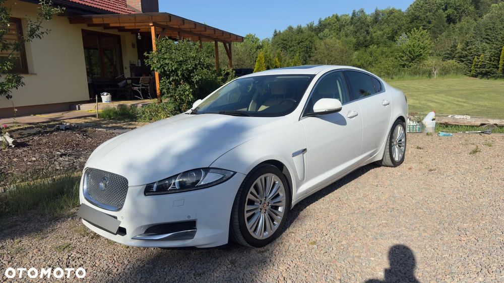 Jaguar XF 2.0 T Premium Luxury - 3