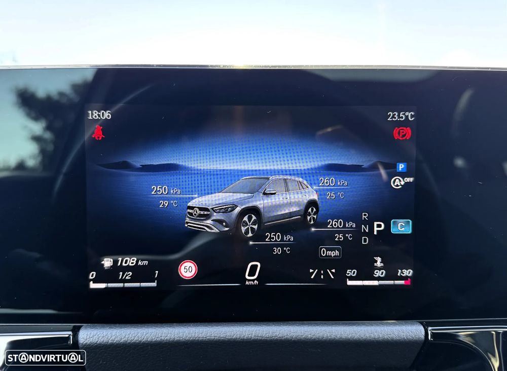 Mercedes-Benz GLA 180 d Progressive - 37