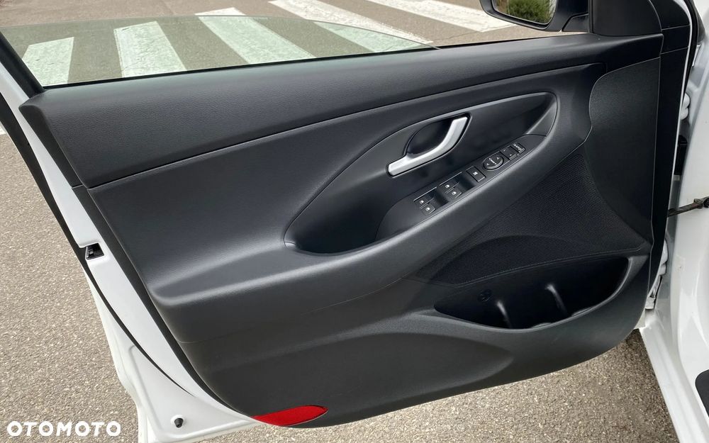 Hyundai i30 1.4 Passion - 24