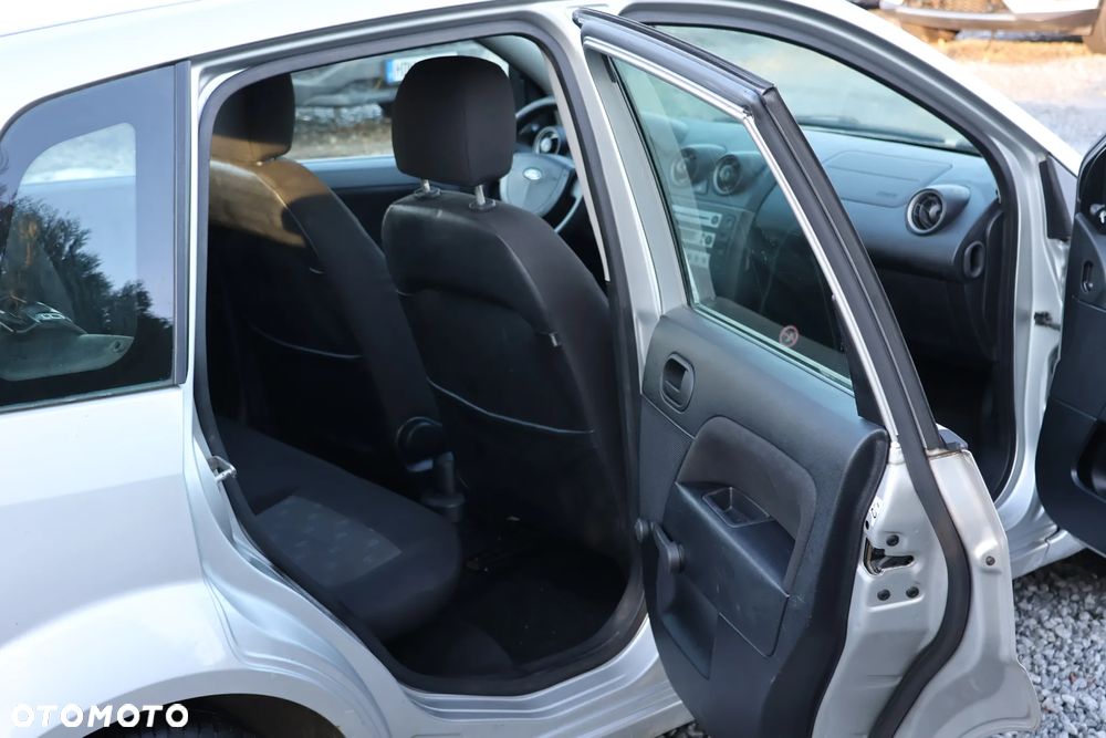 Ford Fiesta 1.3 Trend - 11