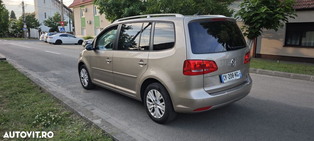 Volkswagen Touran - 5