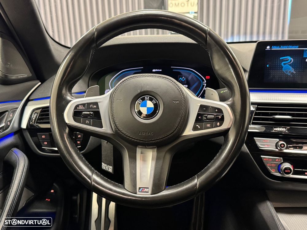 BMW 530 e Pack Desportivo M - 32