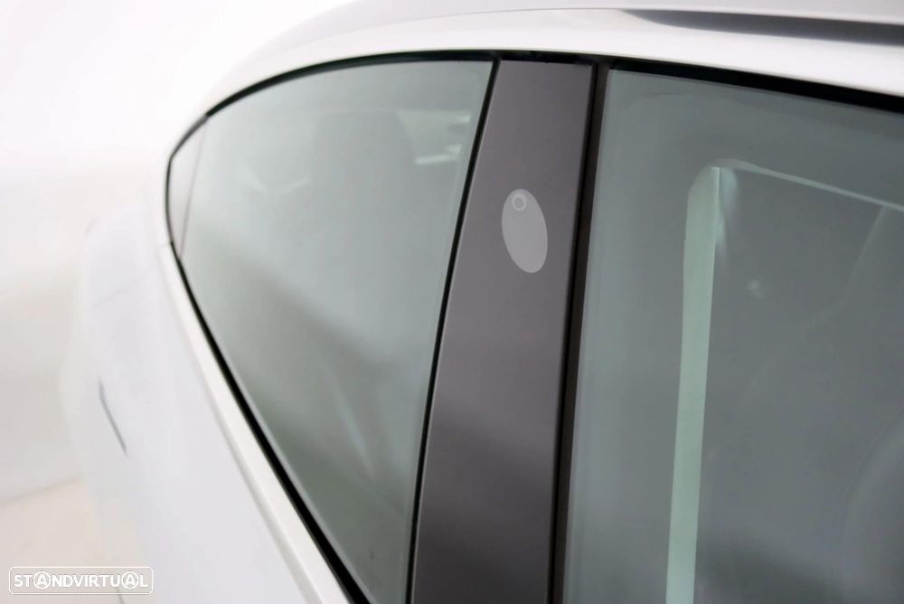 Tesla Model 3 Long-Range Dual Motor AWD - 11