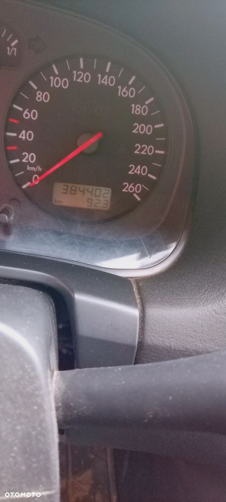 Volkswagen Golf 1.6 - 4