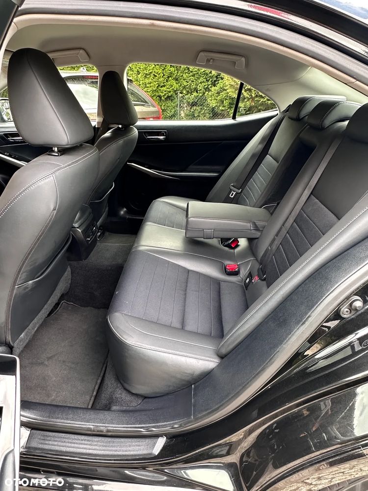 Lexus IS 200t Elegance - 8