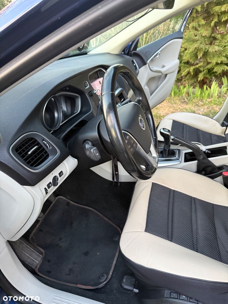 Volvo V40 D4 Ocean Race - 24