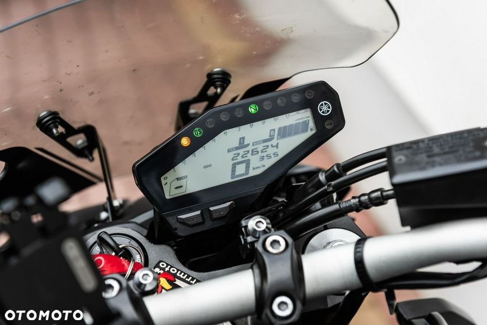 Yamaha MT - 8