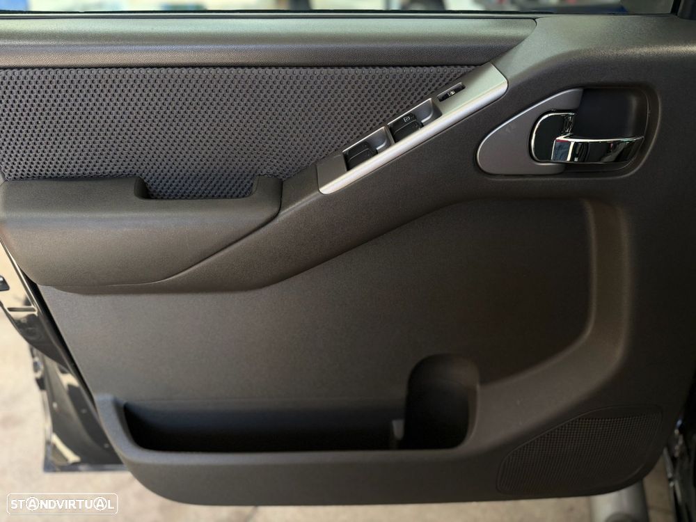 Nissan Navara 2.5 DCI CD SE 4WD - 15