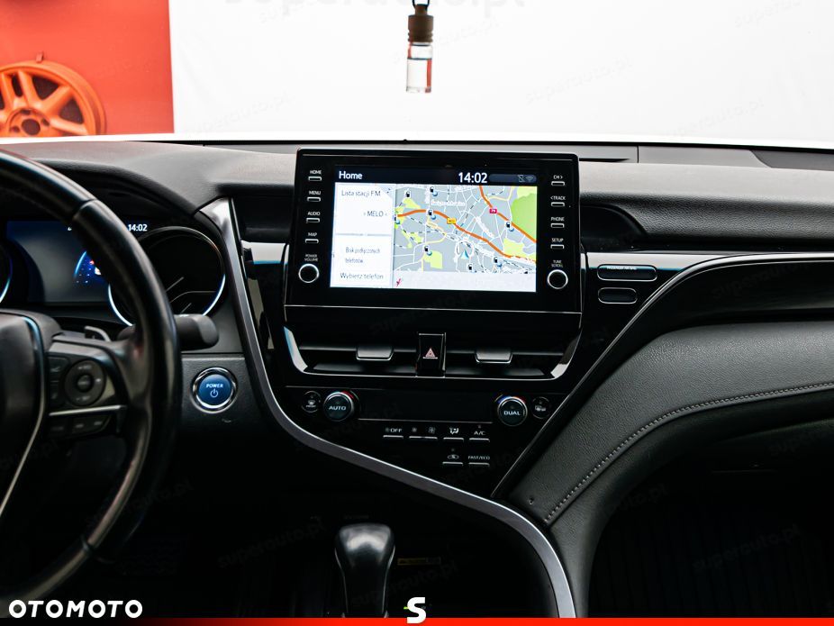 Toyota Camry 2.5 Hybrid Executive CVT - 19