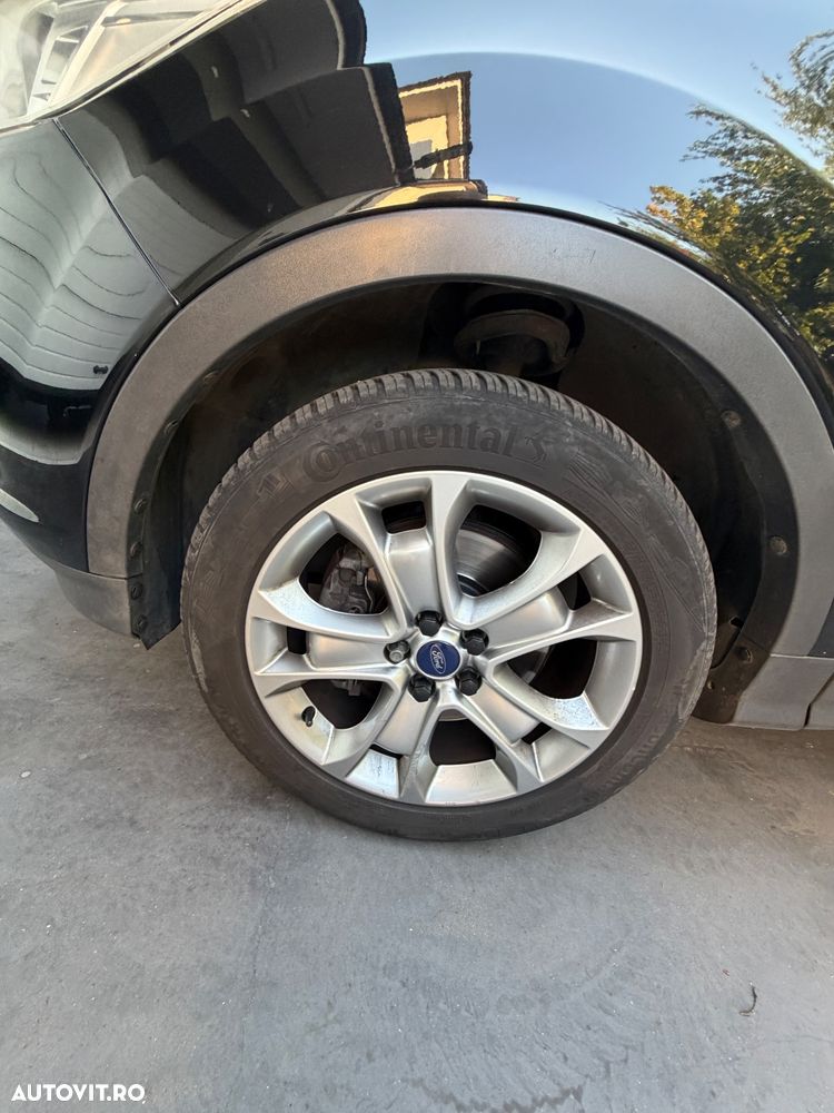 Ford Kuga 2.0 TDCi Powershift 4WD Titanium - 4