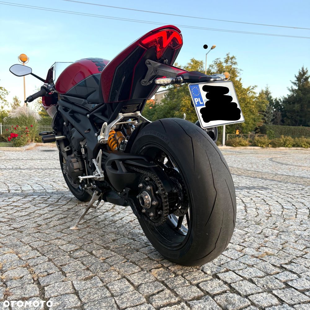Triumph Speed Triple - 9