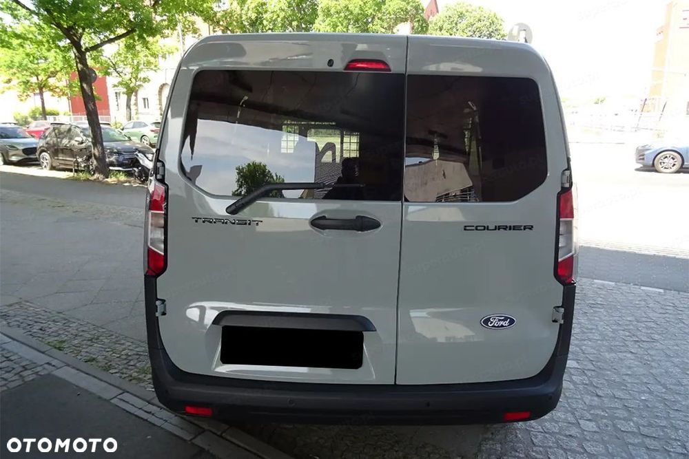 Ford Transit Courier - 7