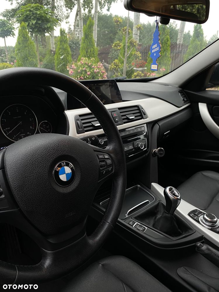 BMW Seria 3 316d - 15