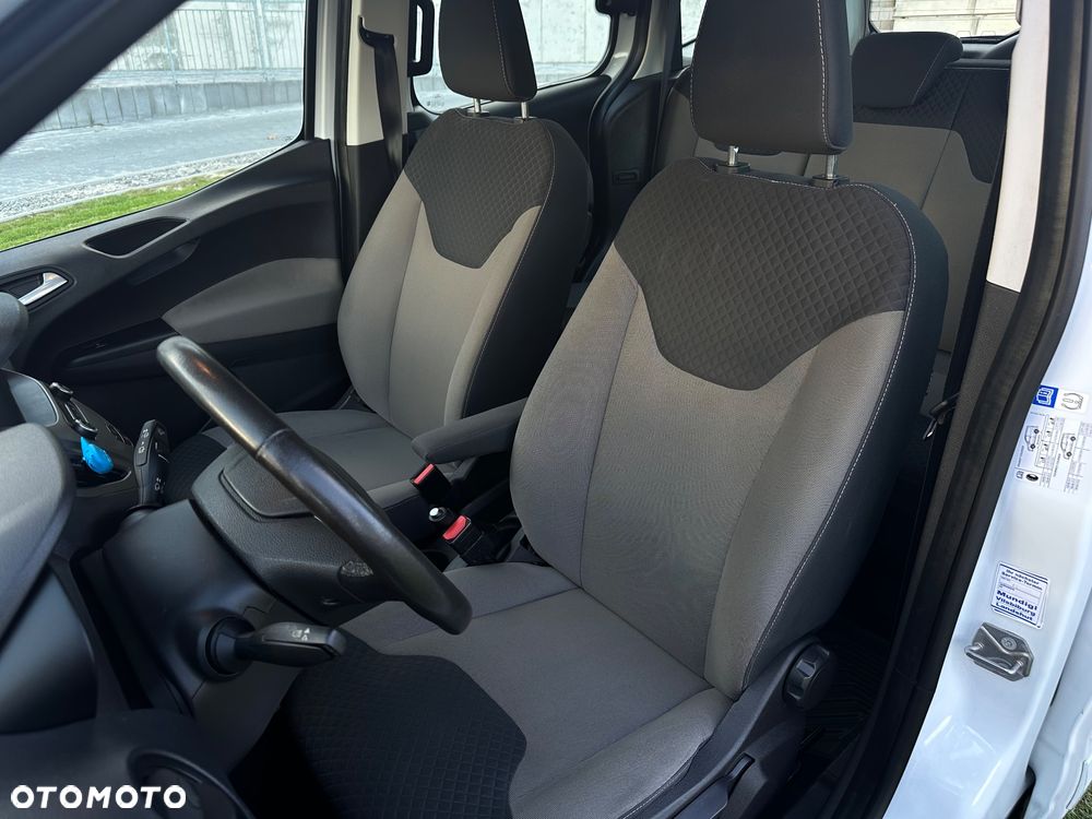 Ford Tourneo Courier - 14