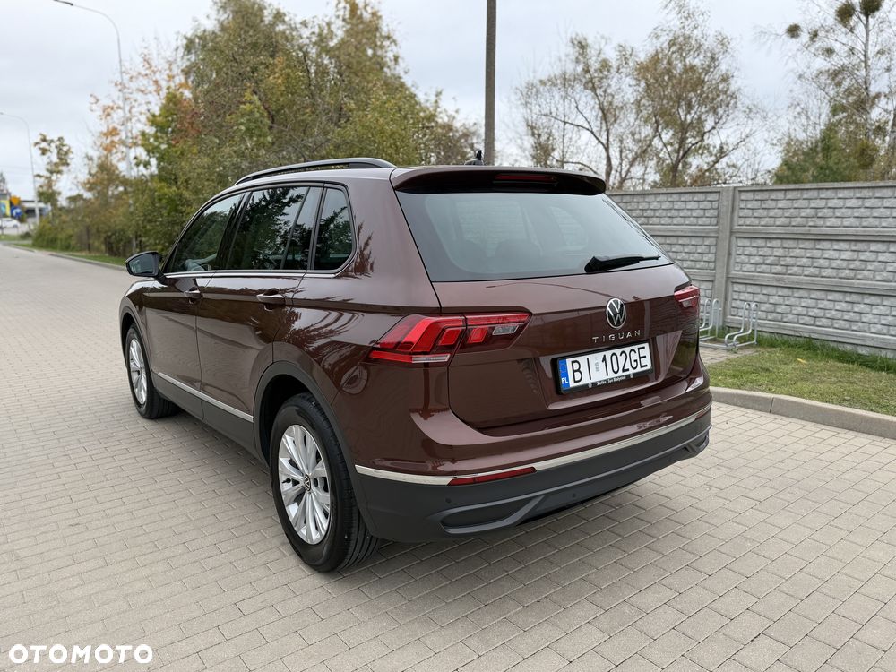 Volkswagen Tiguan - 8